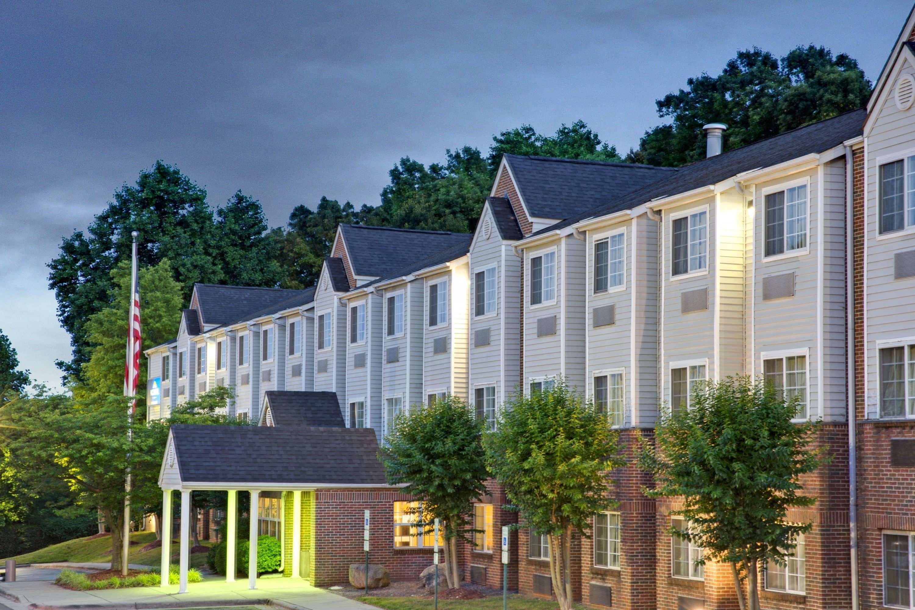 Microtel Inn By Wyndham University Place Charlotte Exterior foto